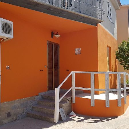 B&B Le Peonie Badesi Bagian luar foto