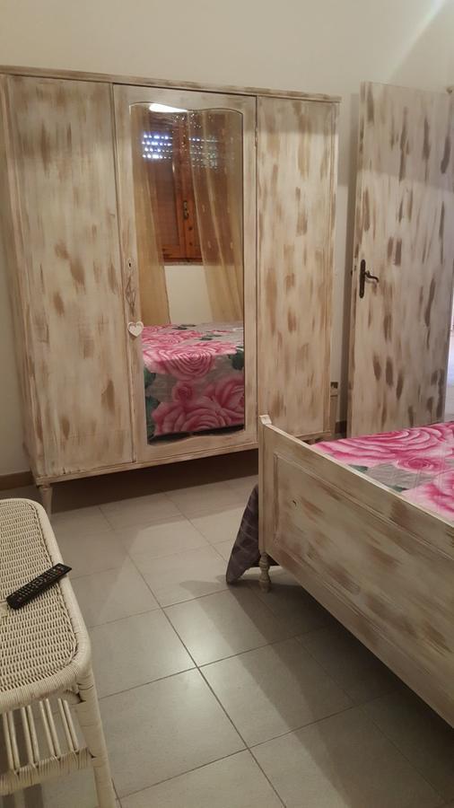 B&B Le Peonie Badesi Bagian luar foto