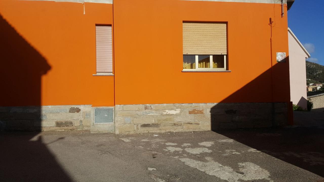B&B Le Peonie Badesi Bagian luar foto