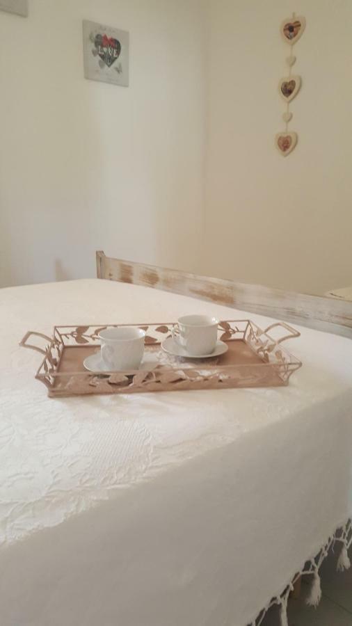 B&B Le Peonie Badesi Bagian luar foto